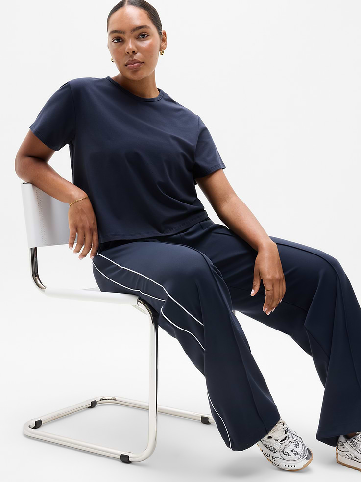 Image 5 of 6, Essential Tee