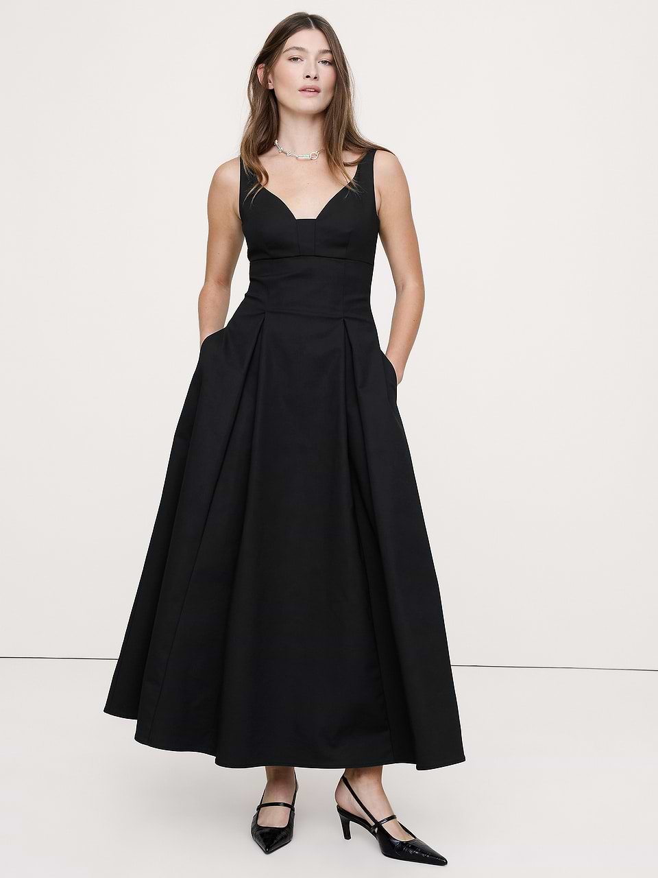 designer maxi dress with sleeves Silk Long Paravent Print – Akris Inc Size:48L memorialsalehero How To Shorten a this timeless piece exudes