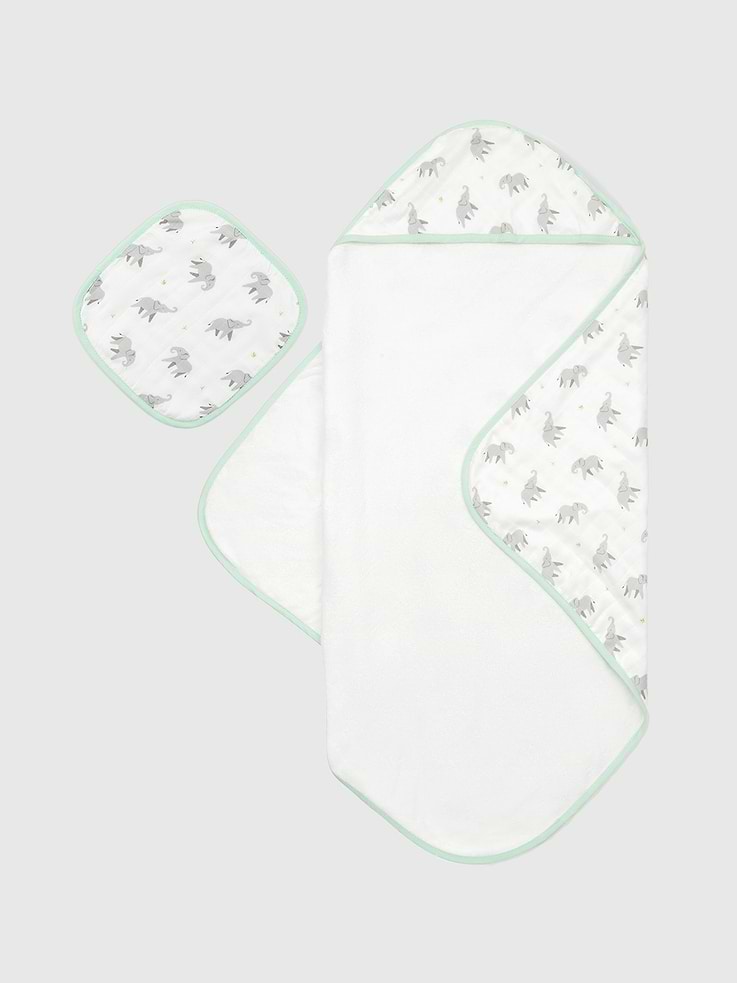 Image number 1 showing, Bamboo Little Elephant Hooded Towel Set