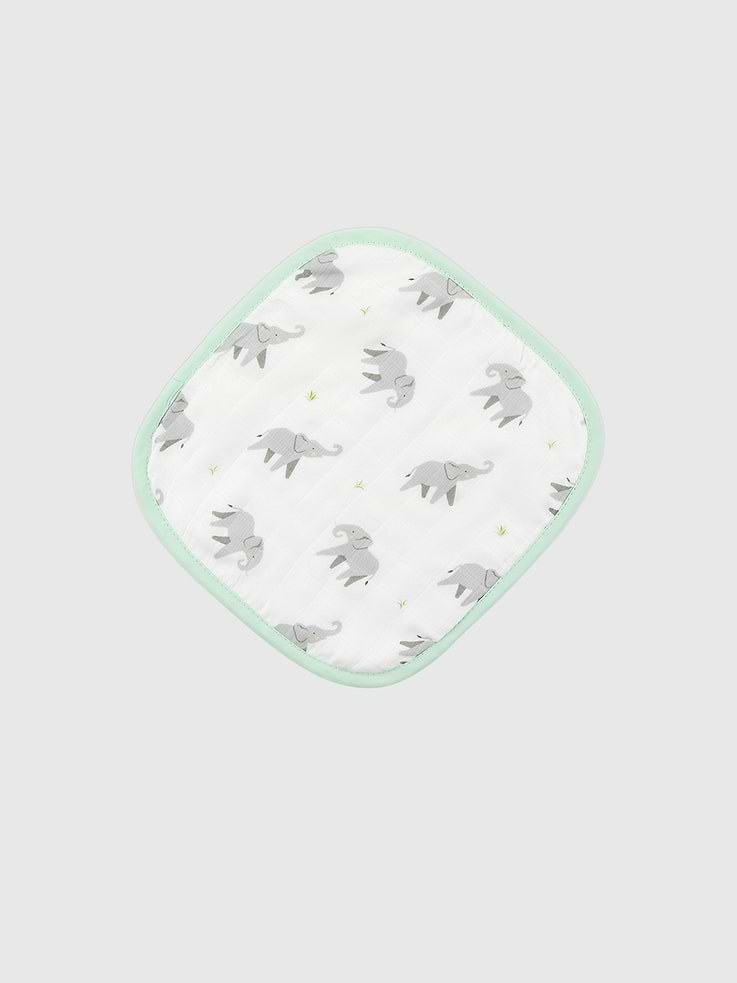 Image number 2 showing, Bamboo Little Elephant Hooded Towel Set