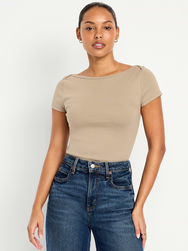 L'image numéro 1 présente T-shirt ajusté à encolure bateau