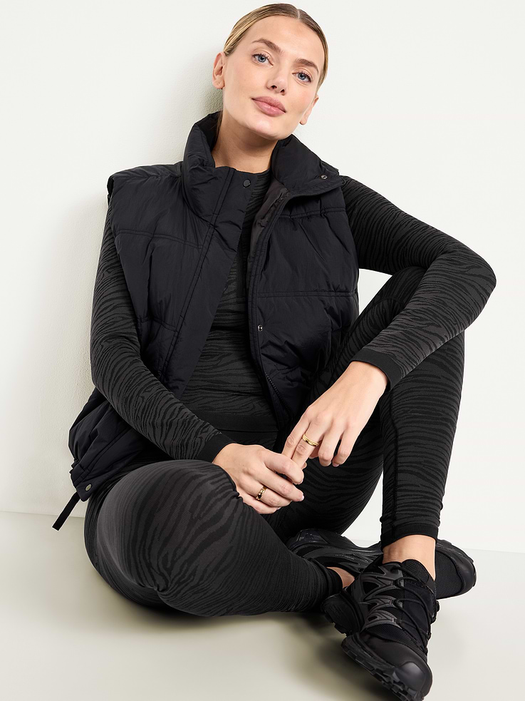 L'image numéro 3 présente Haut en jacquard sans couture à col montant et à demi-glissière