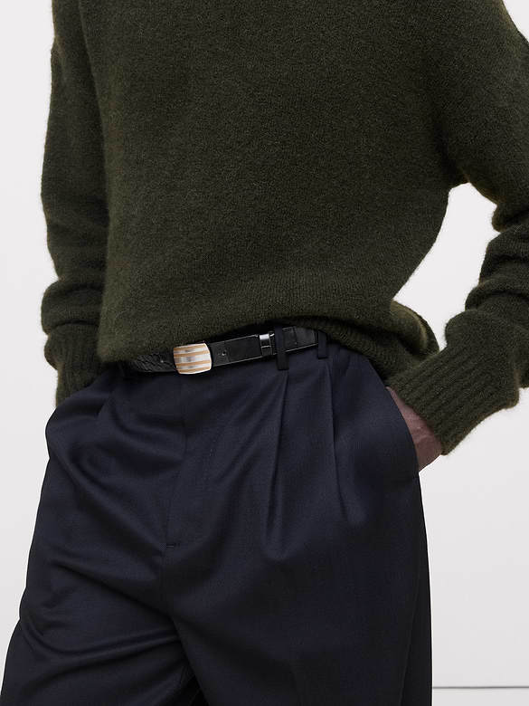 Ceinture en cuir à relief et à boucle plaquée