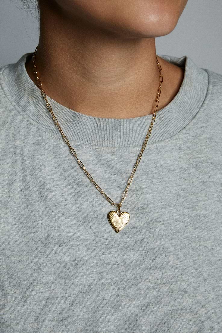 Image number 2 showing, HART Small Ribbed Heart of Gold Necklace