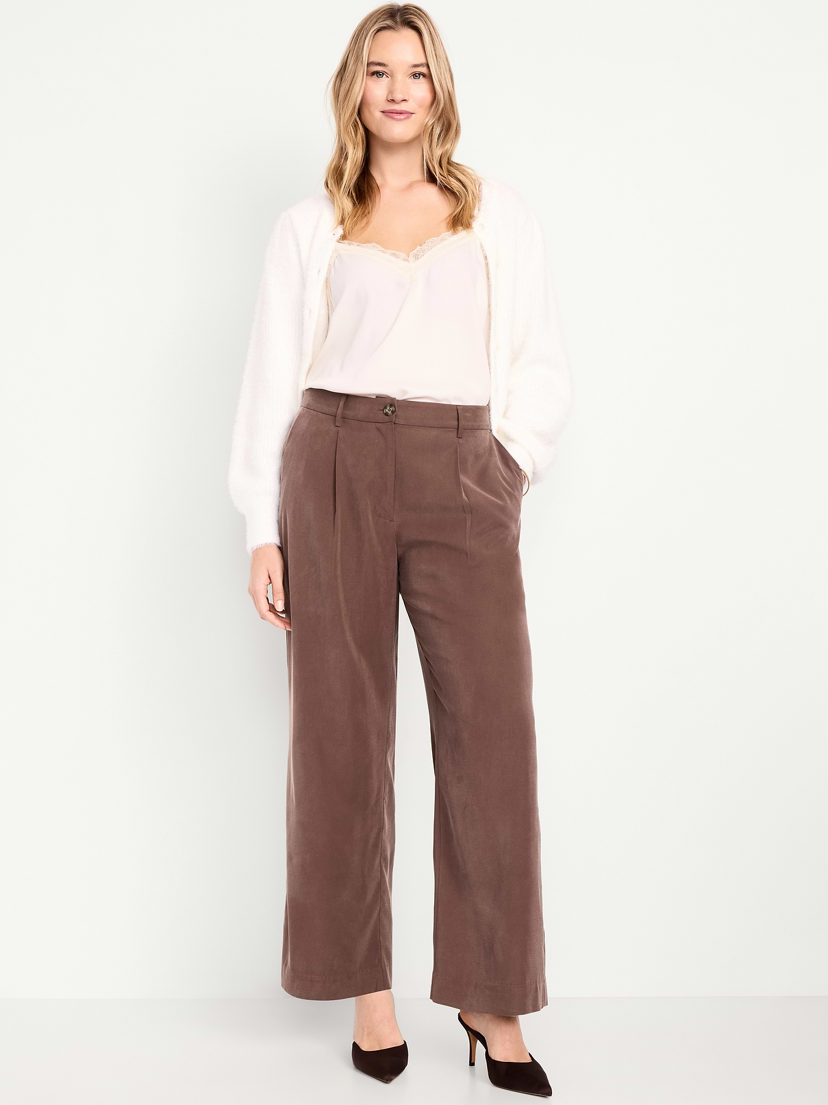 L'image numéro 5 présente Pantalon de tailleur fluide à jambe ultra-large à taille très haute