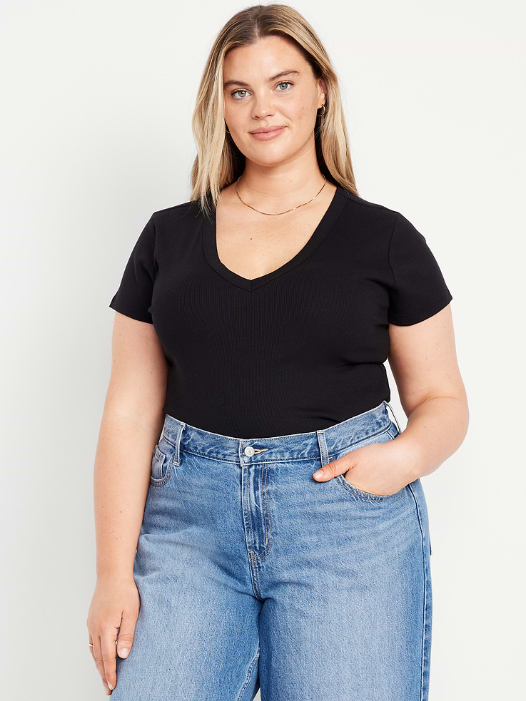 Image number 7 showing, Snug V-Neck Crop T-Shirt
