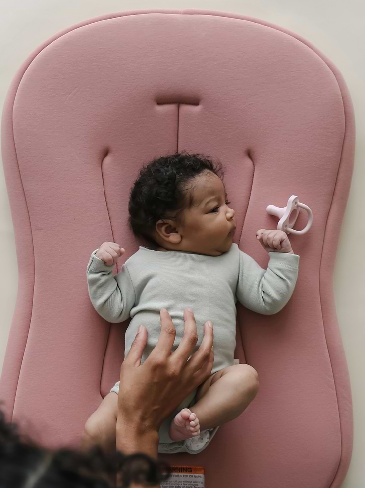Image number 3 showing, Snuggle Me Infant Lounger Curve