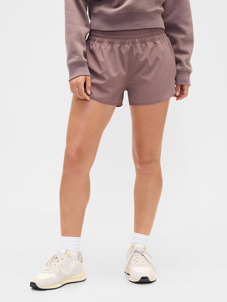 Image number 3 showing, GapFit 3" Mid Rise Runaround Shorts
