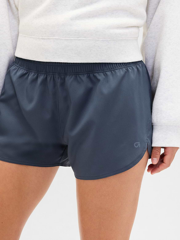 GapFit 3" Mid Rise Runaround Shorts