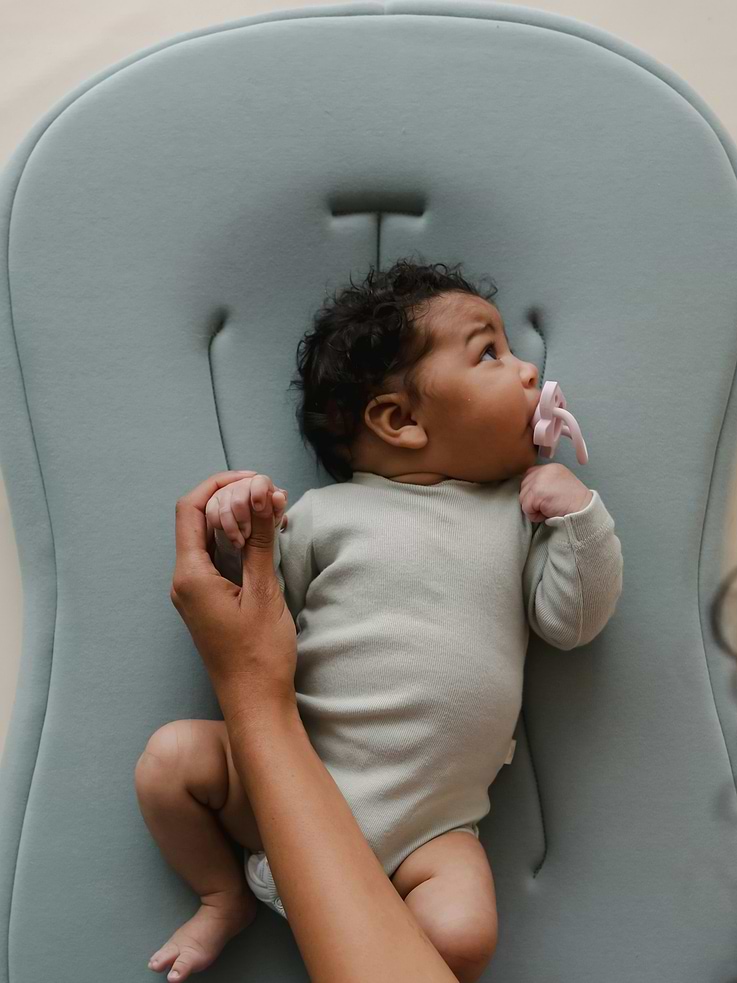 Image number 3 showing, Snuggle Me Infant Lounger Curve