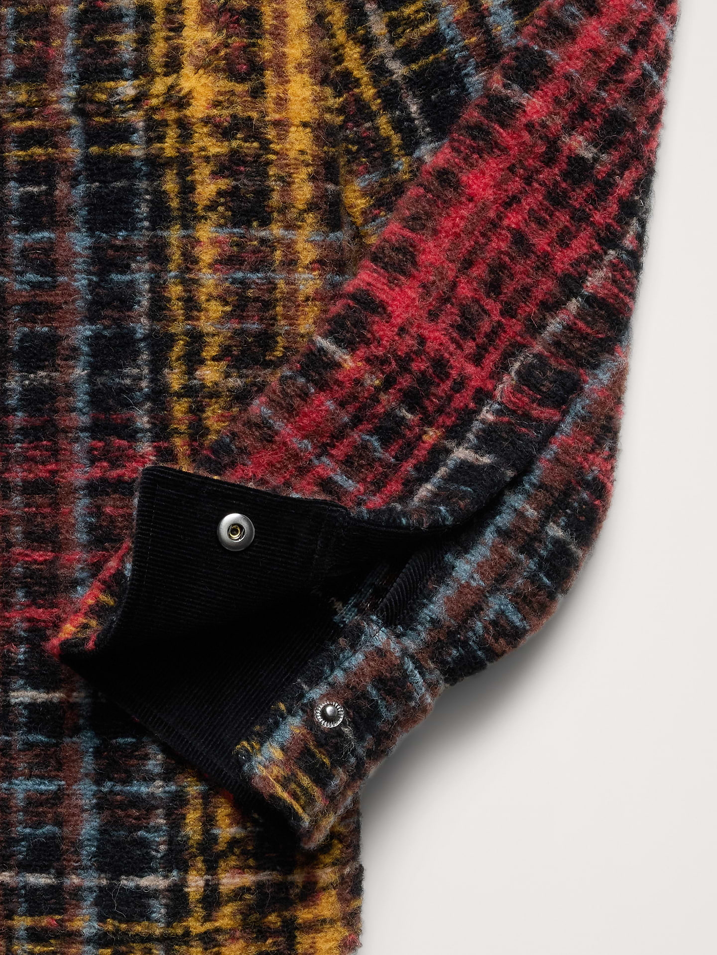 L'image numéro 6 présente Veste-chemise en tricot bouclé à carreaux