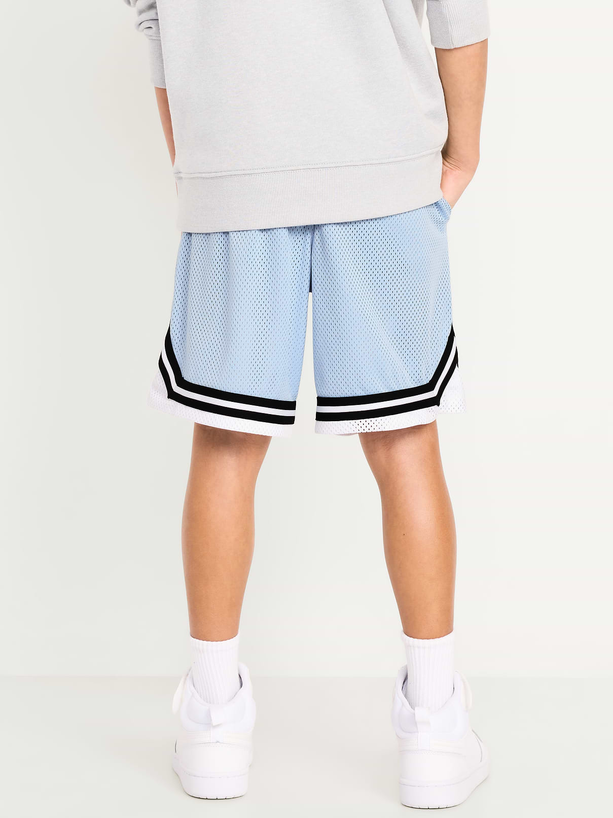 L'image numéro 2 présente Short de basketball en maille, longueur genou pour garçon