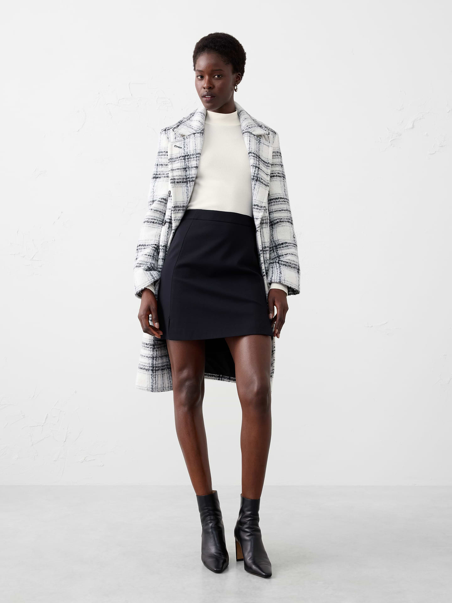 Image number 3 showing, Ribbed Mock-Neck Top