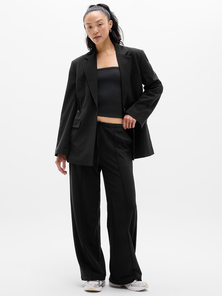 Image 1 of 8, Shop the 6-piece MVP Capsule to mix and match for a complete work-to-weekend wardrobe, FOR: Going from day to done with ease—made for work, weekend, and beyond, FEEL: Tech Twill fabric flexes, breathes, and keeps its cool—just like you, FAVE: Adjustable bungee cord on the waist, Two easy-access hand pockets, Product #853868