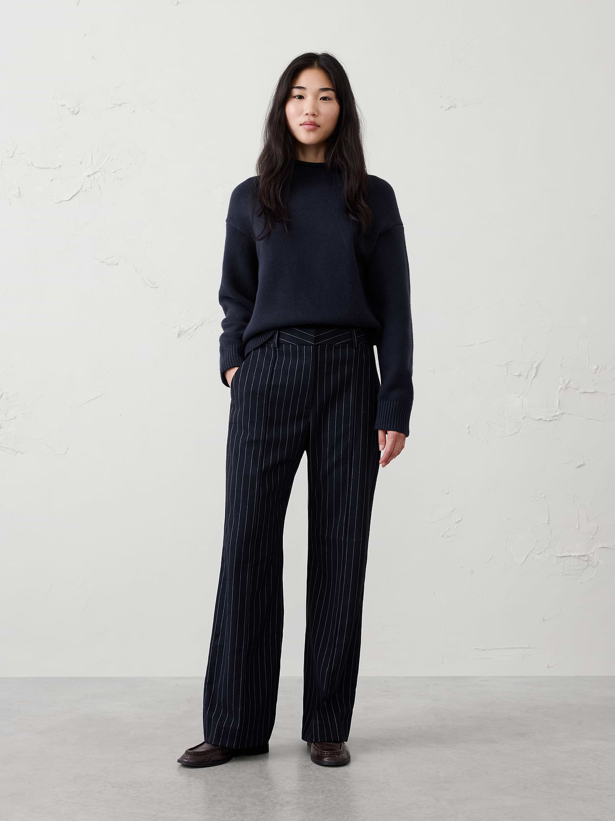 パンツ  HIGH-DENSITY PIN-TUCK TROUSERS Wide-Leg High-Rise Brushed Pintuck Trouser | Banana Republic Factory
