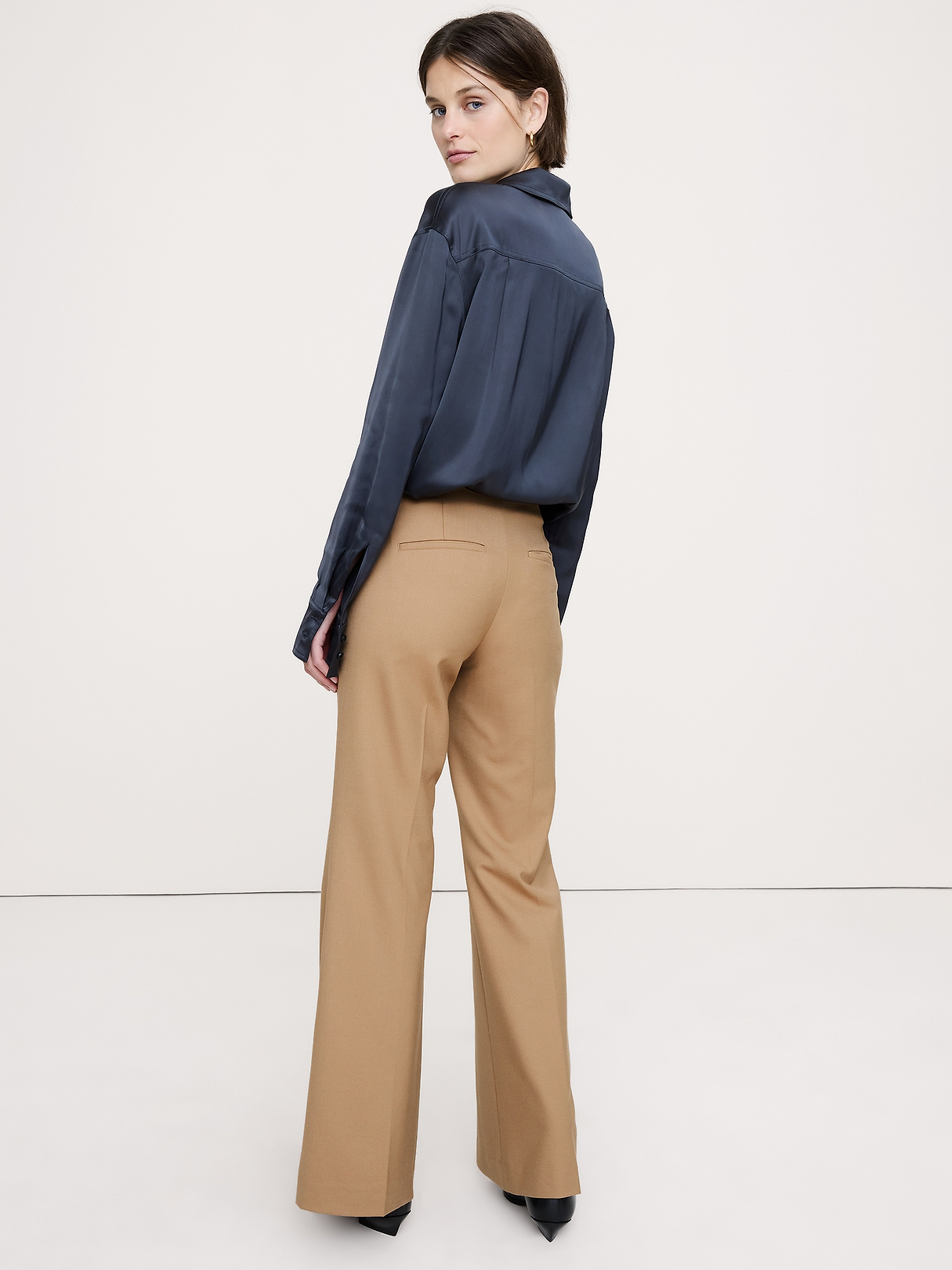 Mid-Rise Flare Stretch Wool-Blend Pant | Banana Republic