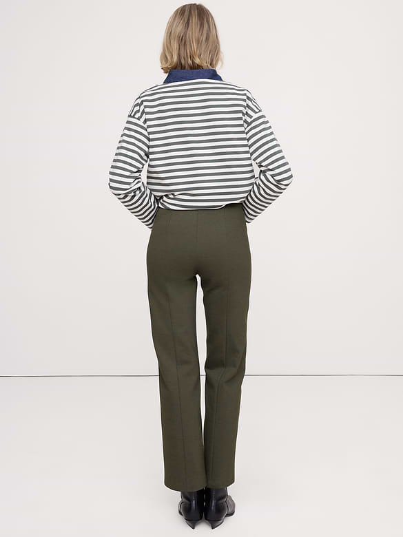 Fitted Everywhere Ponte Ankle Pant