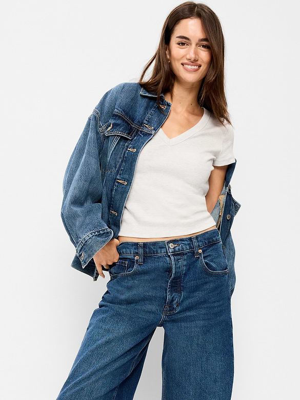 Snug V-Neck Crop T-Shirt