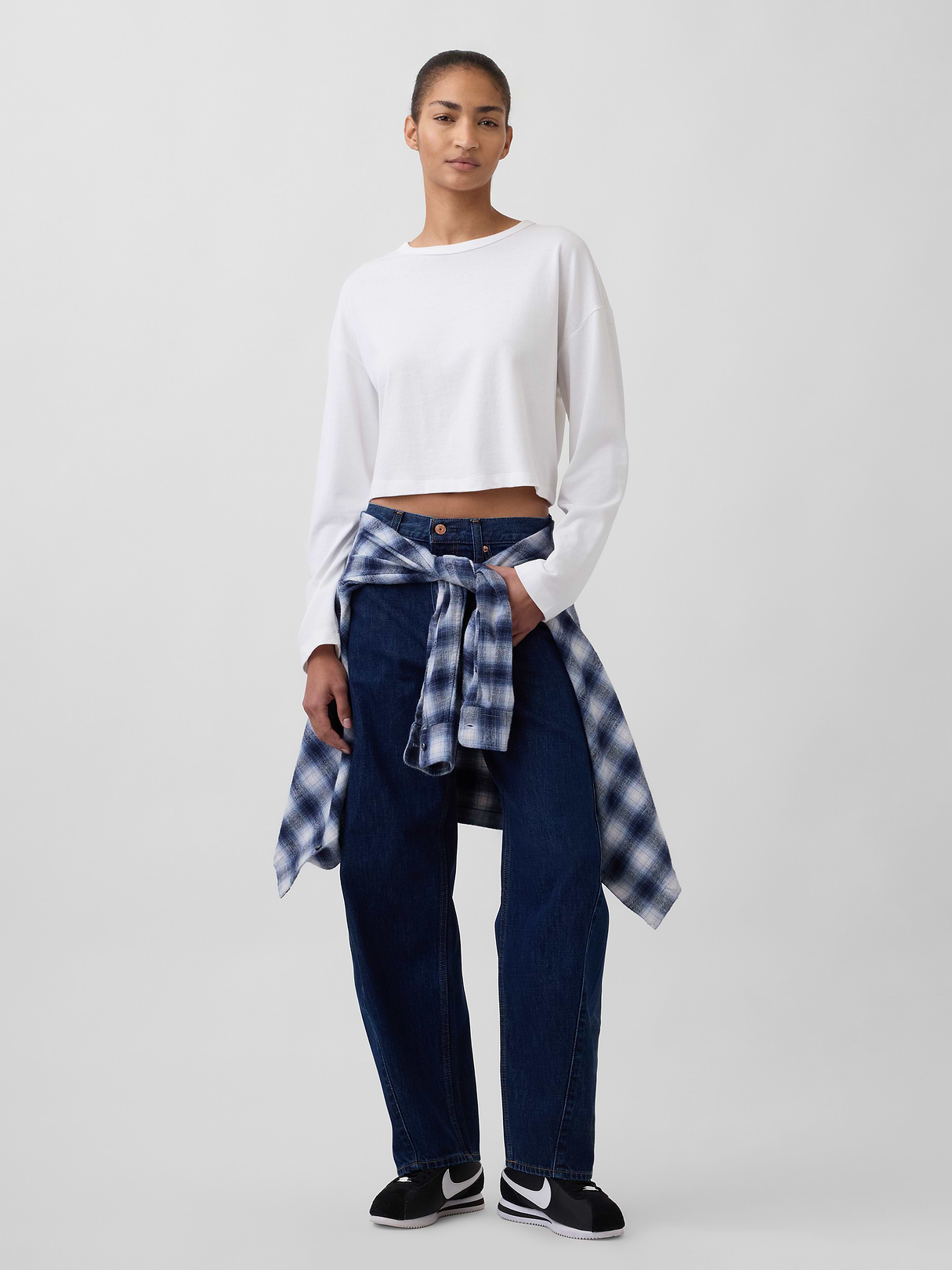 High Rise Barrel Jeans - Dark rinse by Gap