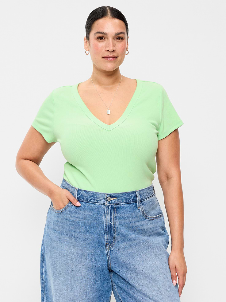 Image number 7 showing, Snug V-Neck Crop T-Shirt