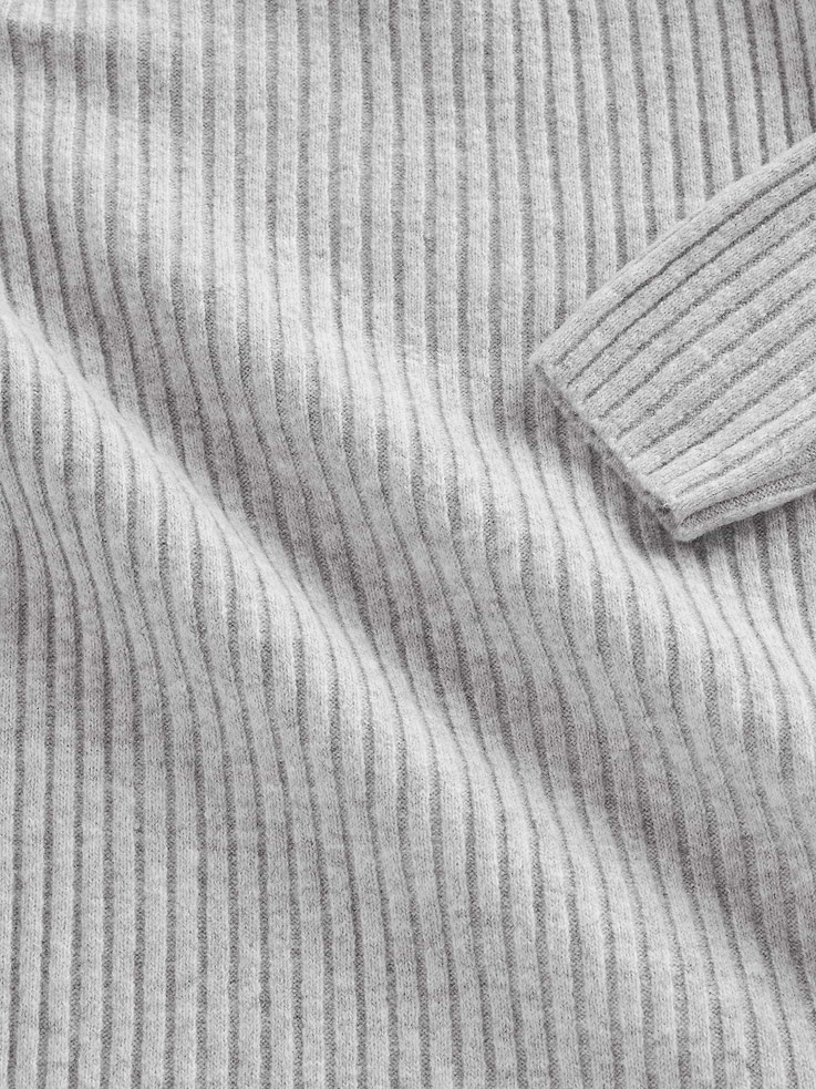 L'image numéro 4 présente Robe-chandail longue à col roulé Effet cachemire