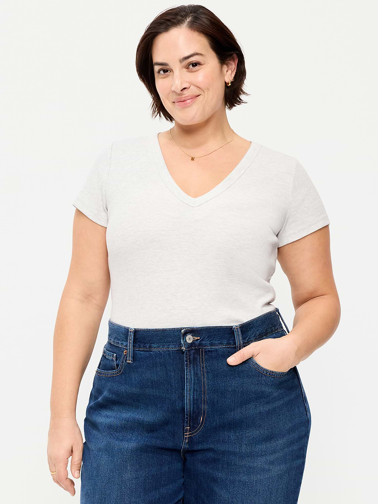 Image number 7 showing, Snug V-Neck Crop T-Shirt