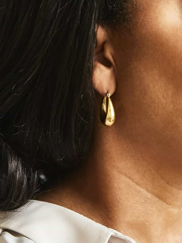 Image number 4 showing, Admiral Row Gold Oval Hoop Earrings