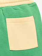 L'image numéro 5 présente Short en molleton aux couleurs contrastées pour tout-petit