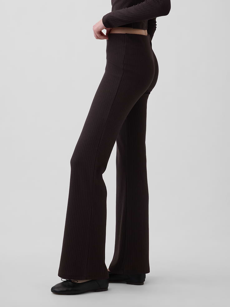L'image numéro 3 présente Pantalon évasé moderne à côtes larges