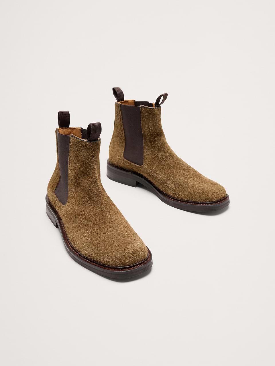 Textured Suede Chelsea Boot | Banana Republic display picture 2