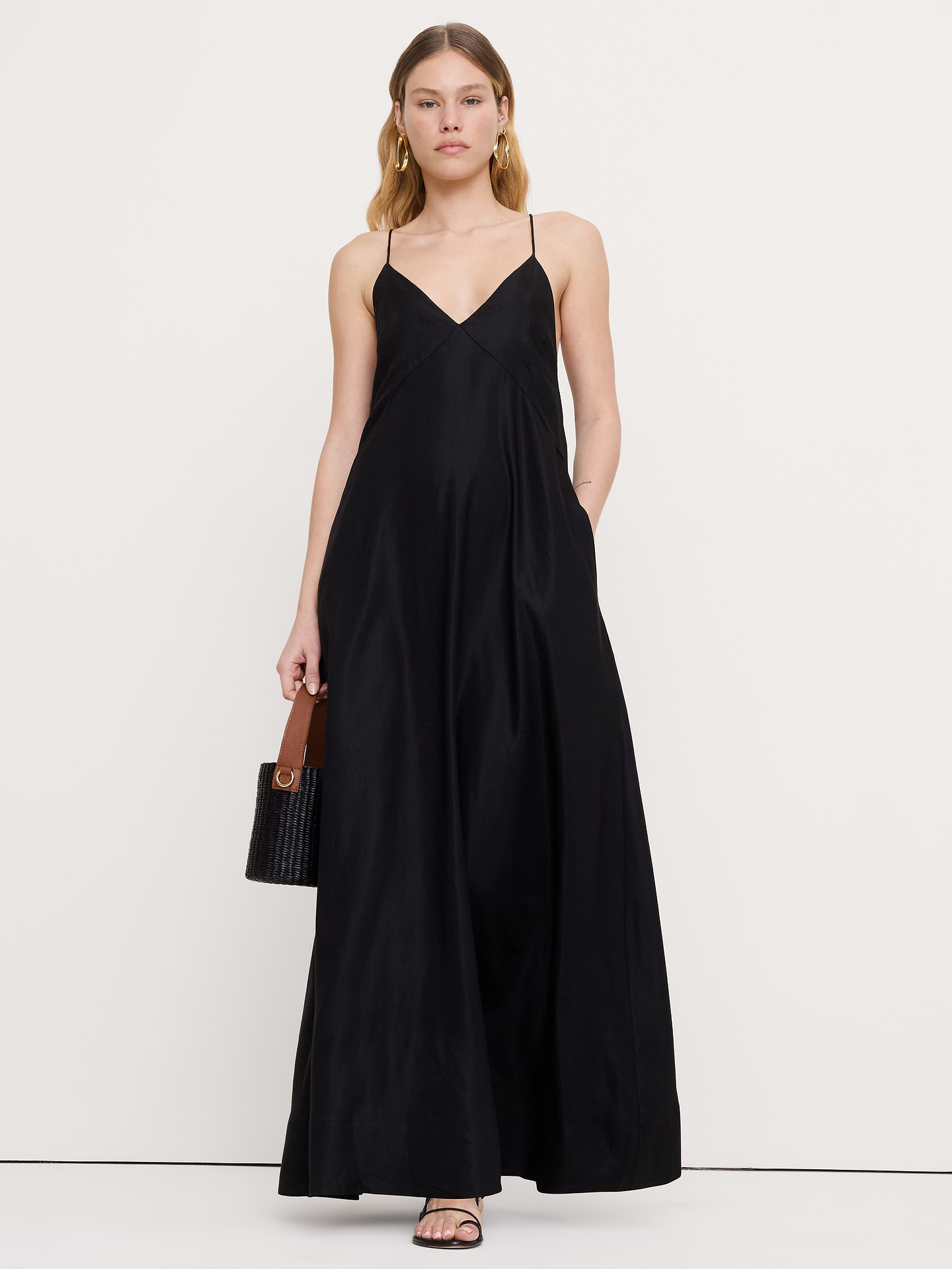 L'image numéro 1 présente Robe longue en lin et viscose
