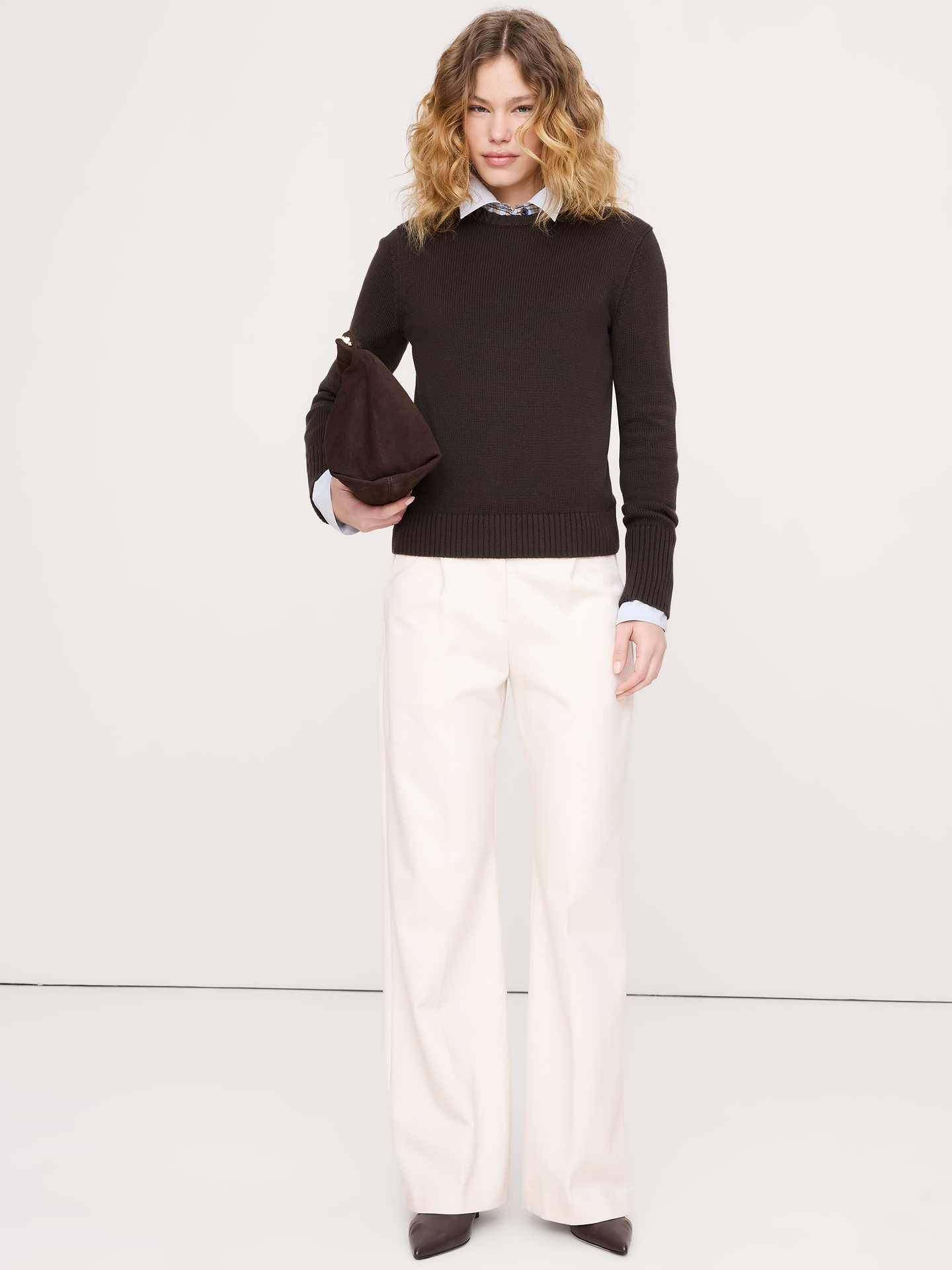 L'image numéro 1 présente Pantalon à taille haute élastique, jambe large, en tricot point de Rome fluide