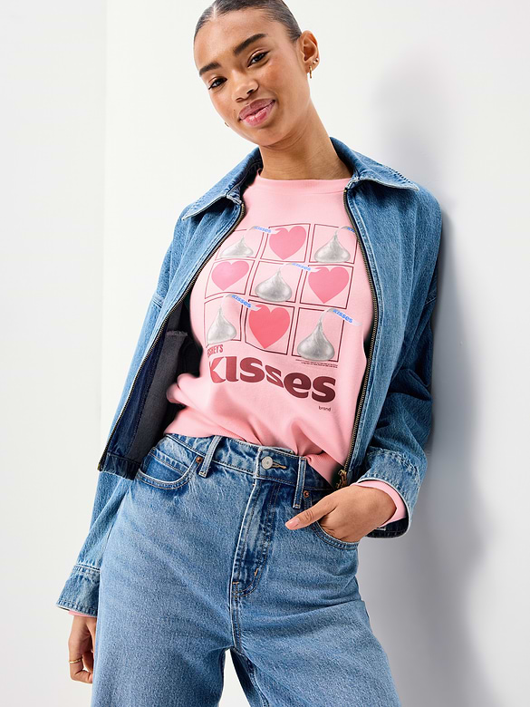 Oversized Raglan Graphic Sweatshirt