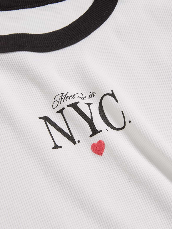 T-shirt court moulant