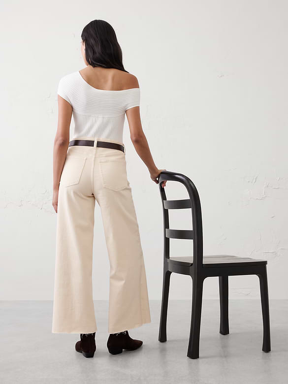 Wide-Leg High-Rise Cropped Jean