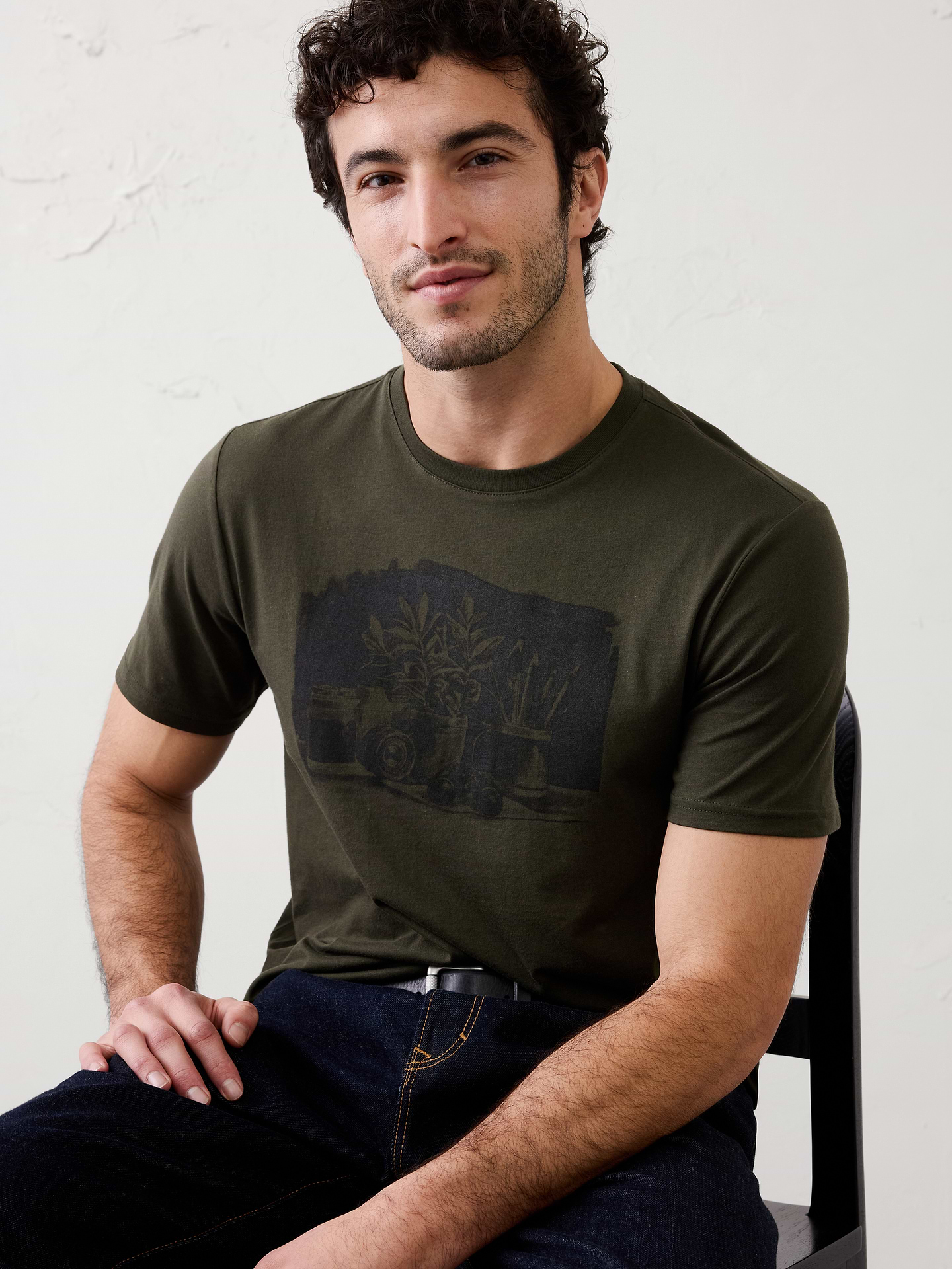 Image 1 of 8, In efforts to lower our environmental impact, we consciously crafted this T-shirt using cotton and recycled fibers made from 6 post-consumer plastic bottles., Crew neck. Short sleeves., Straight hem., Made exclusively for Banana Republic Factory., Product #858435