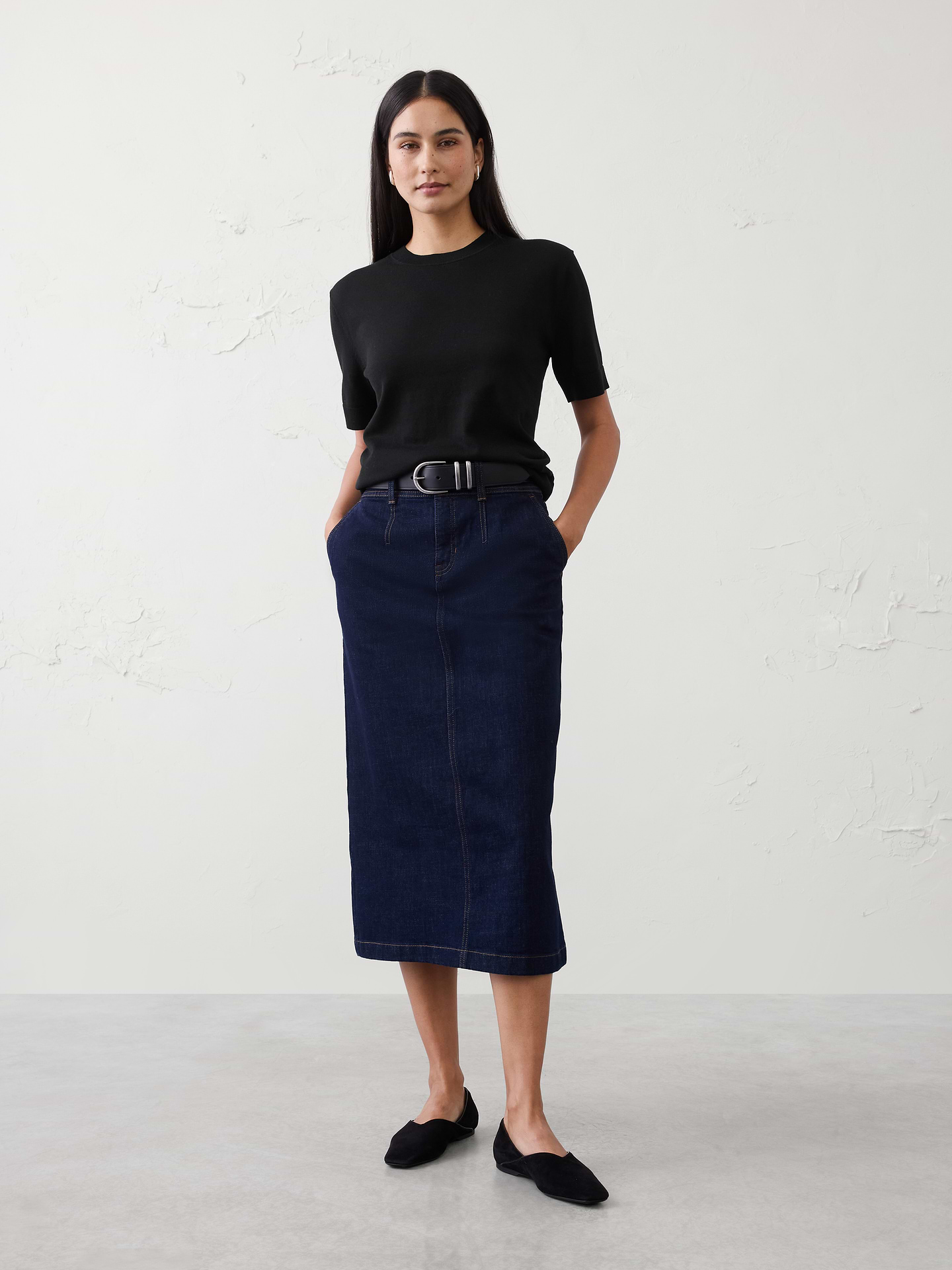 Image 1 of 7, Thoughtfully made with 40% Livaeco™ Viscose, produced from sustainable sourced renewable raw material and manufactured using closed-loop process that use up to 60% less water as compared to generic viscose., Lightweight fine gauge knit—perfect for layering or lounging., Crew neck. Short sleeves., Ribbed neck, arm cuffs and hem., Made exclusively for Banana Republic Factory., Product #872836
