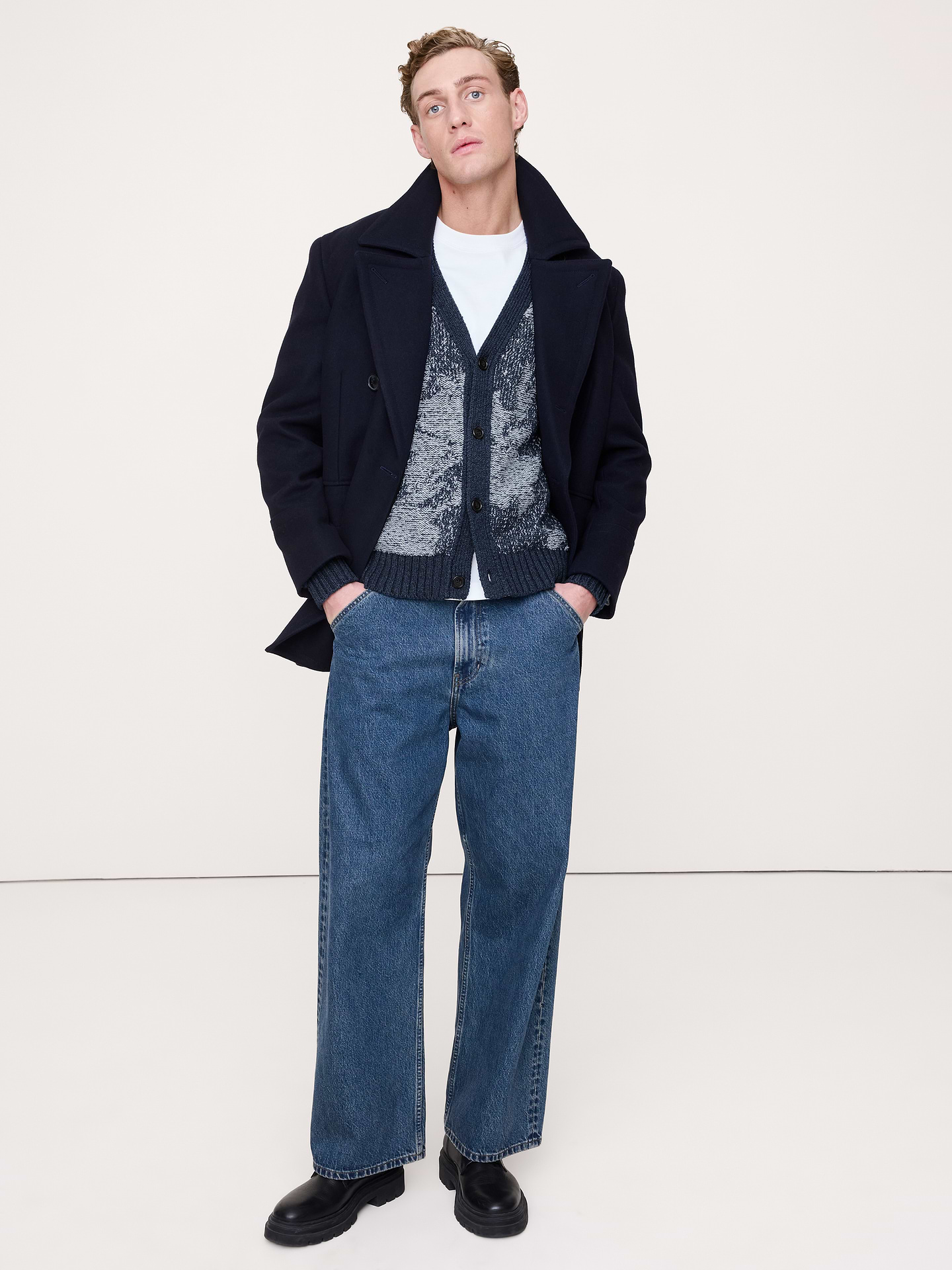 L'image numéro 4 présente Cardigan fleuri en mélange de coton et lin