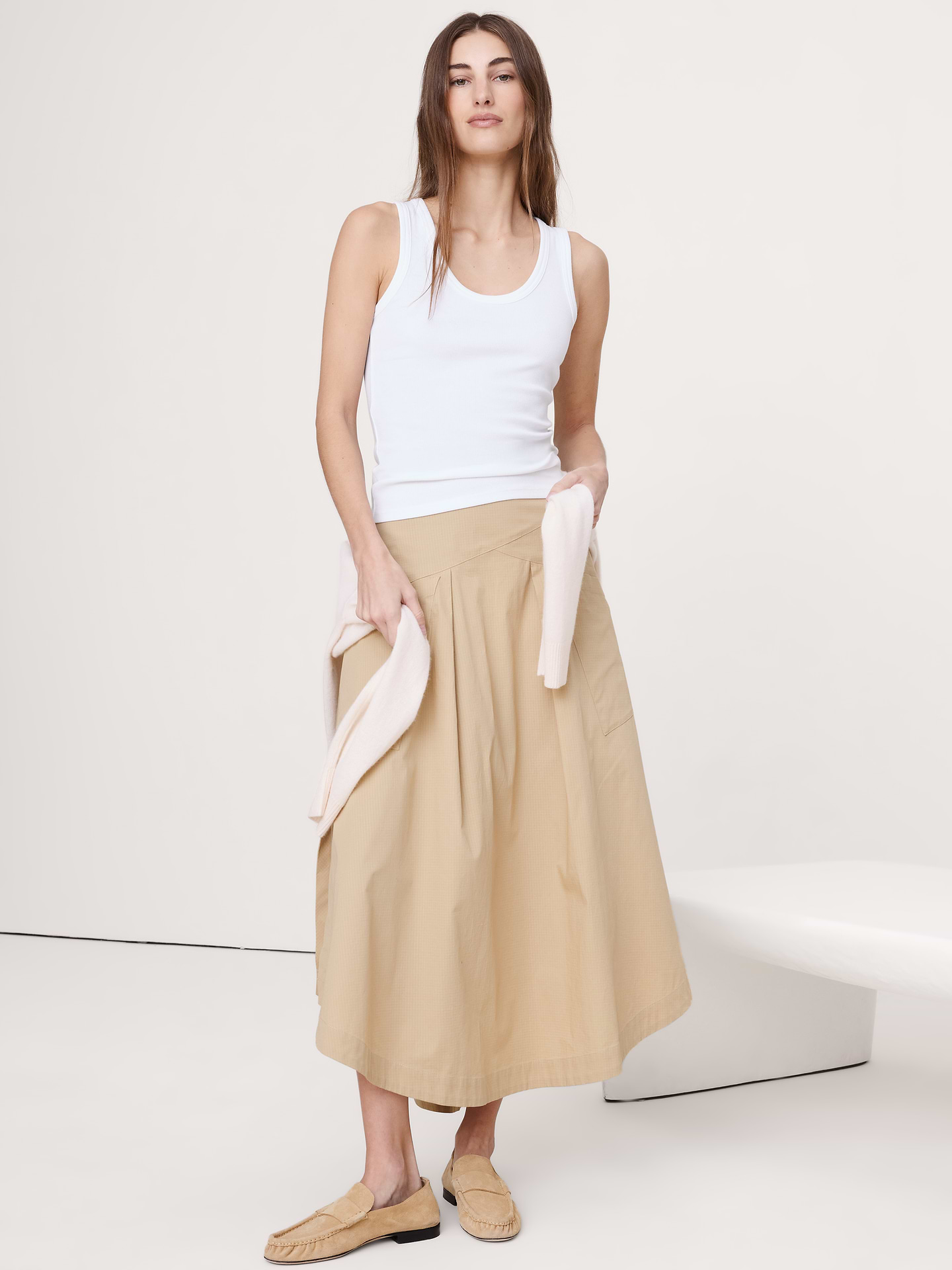L'image numéro 1 présente Camisole à encolure dégagée en tricot côtelé