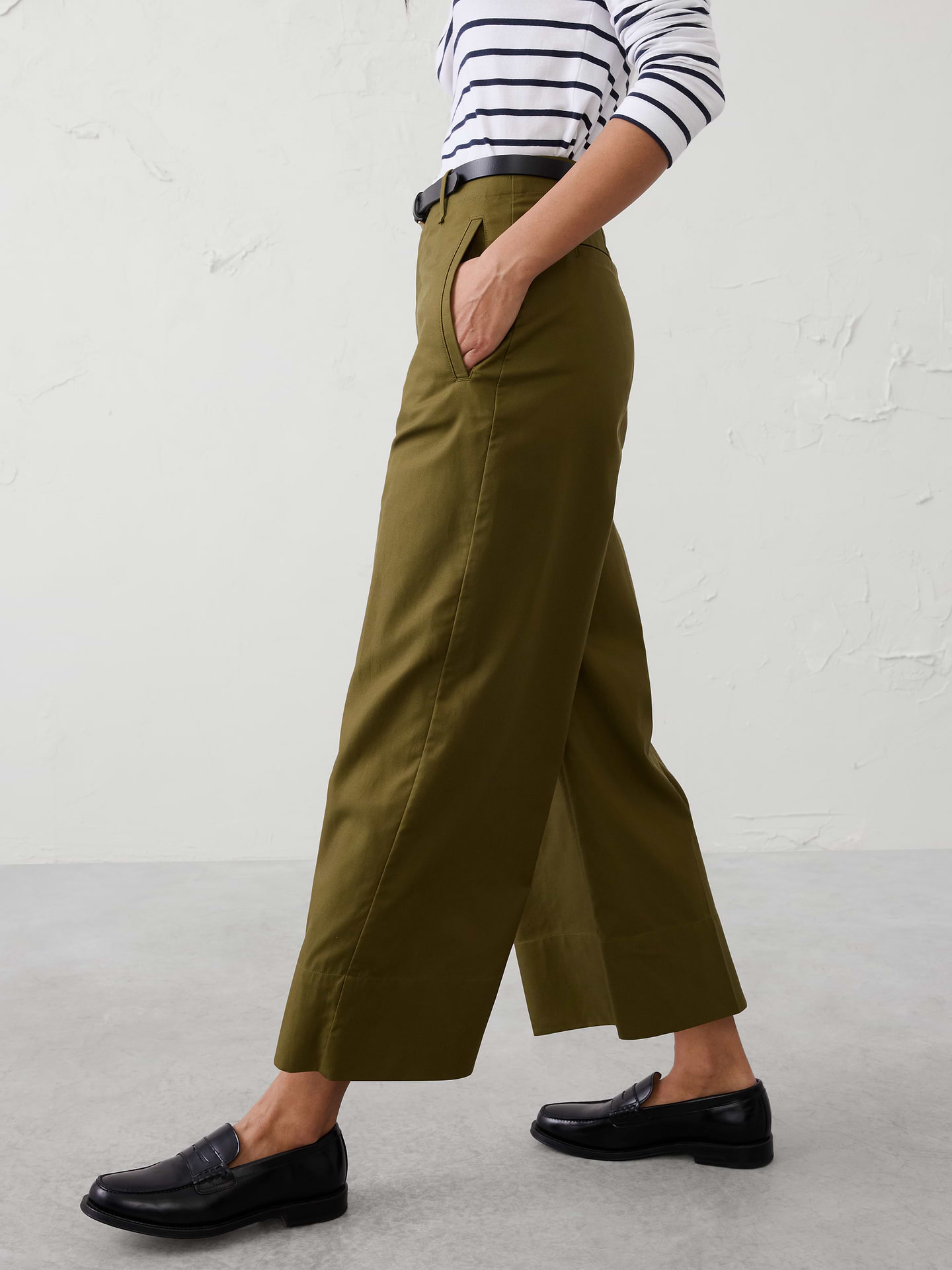 Image number 3 showing, Wide-Leg High-Rise Cropped Pant