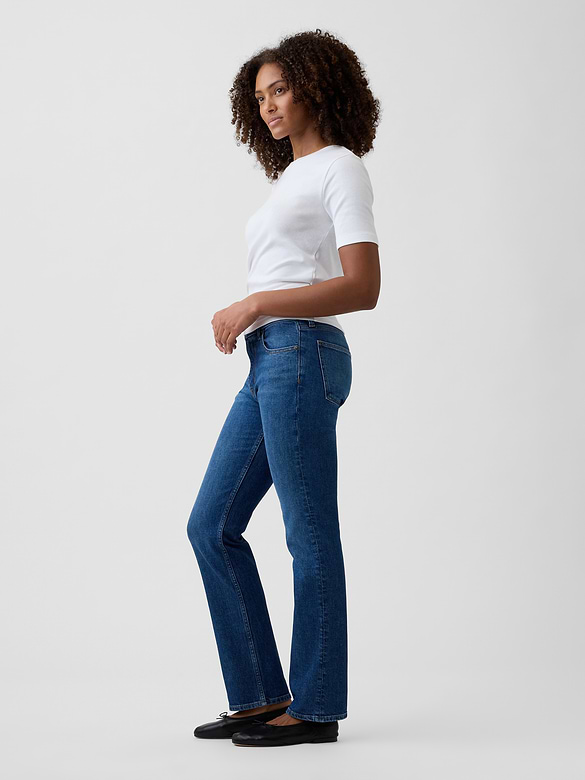 Mid Rise '90s Slim Straight Jeans