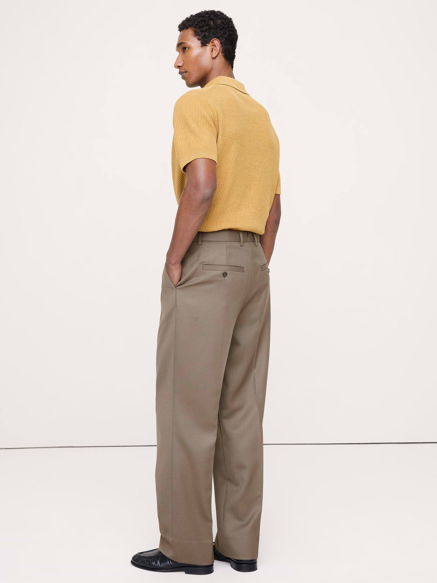 L'image numéro 6 présente Pantalon habillé droit en sergé plissé