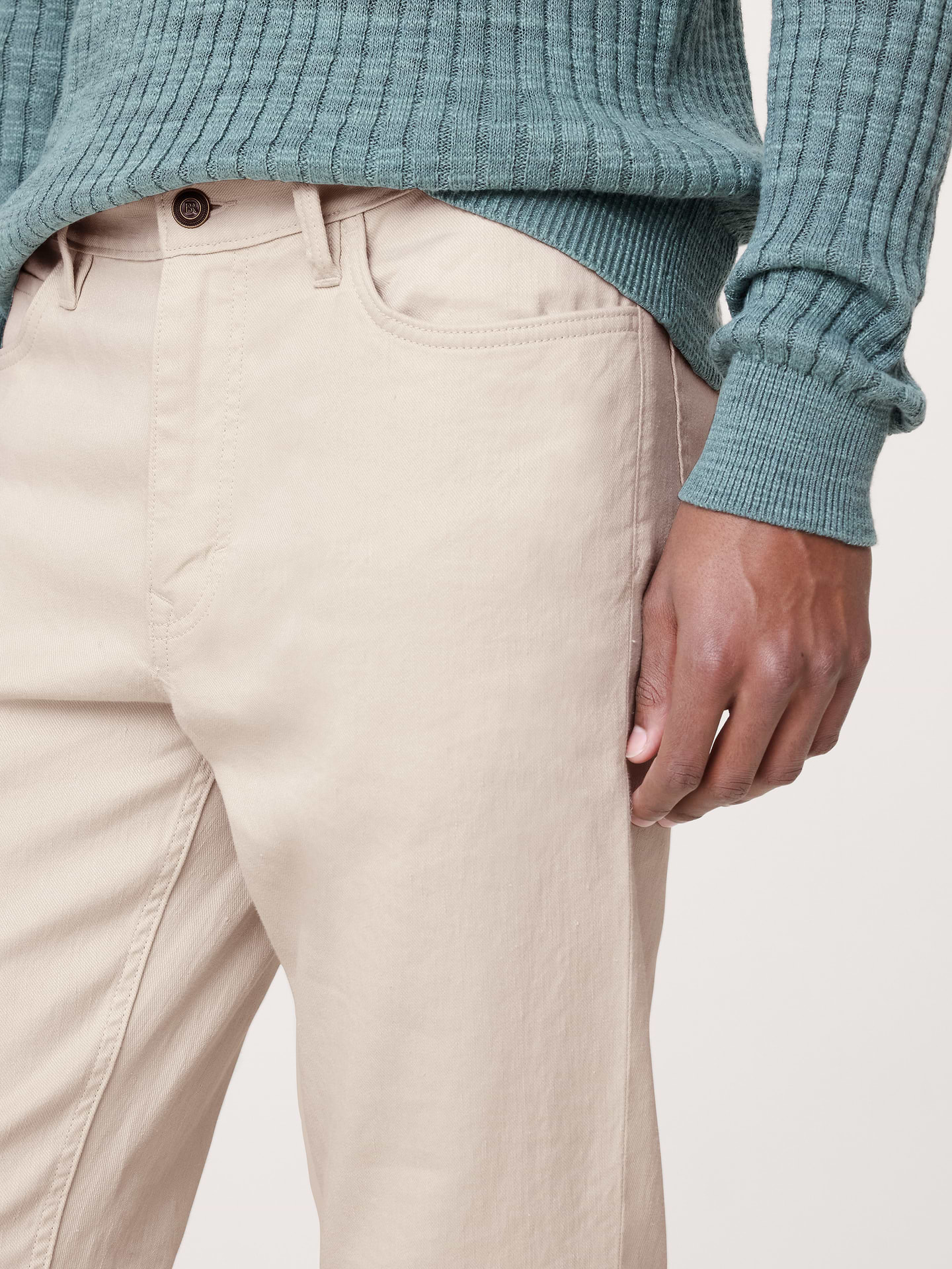 L'image numéro 3 présente Pantalon Voyageur étroit en lin et coton