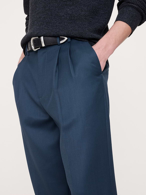 Pantalon habillé droit en sergé plissé