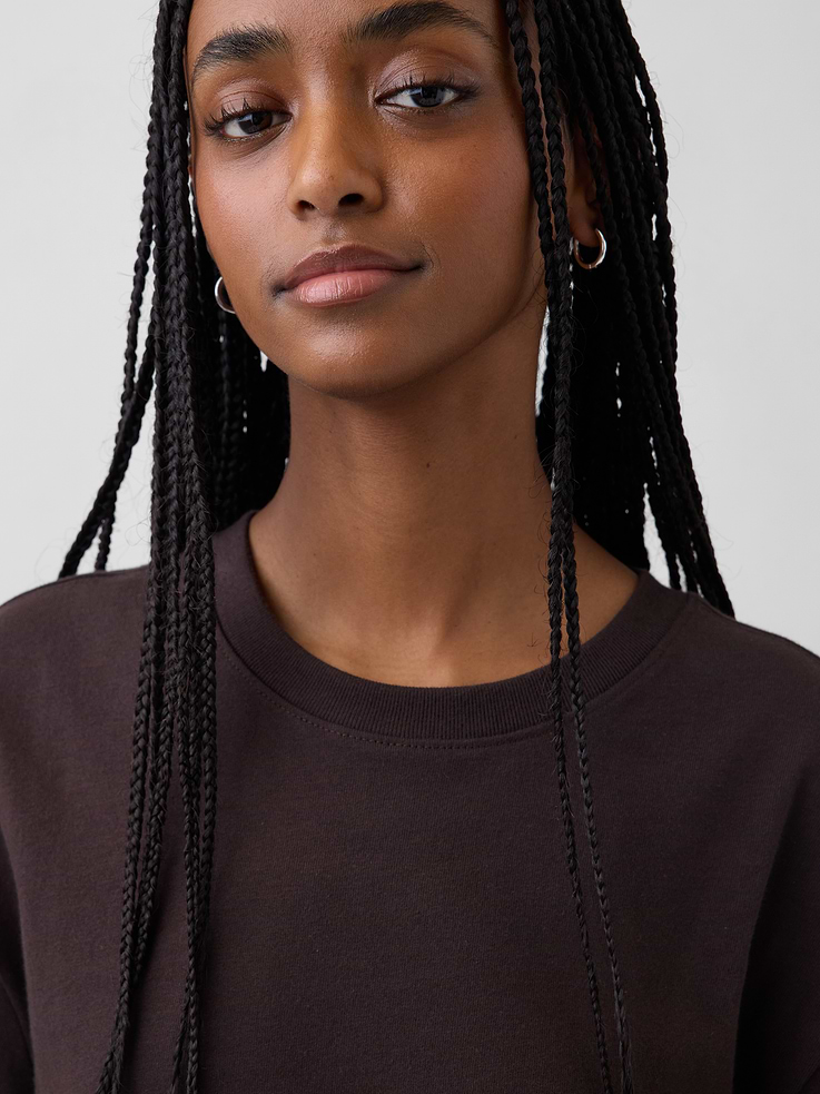 L'image numéro 4 présente Robe t-shirt longue surdimensionnée en tissu épais