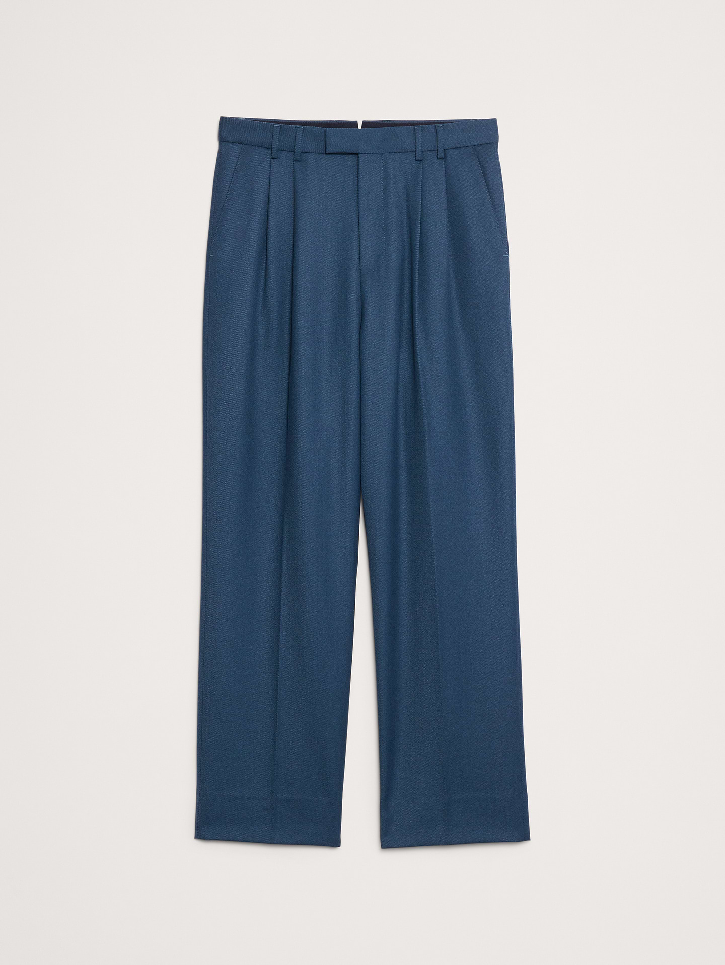L'image numéro 5 présente Pantalon habillé droit en sergé plissé