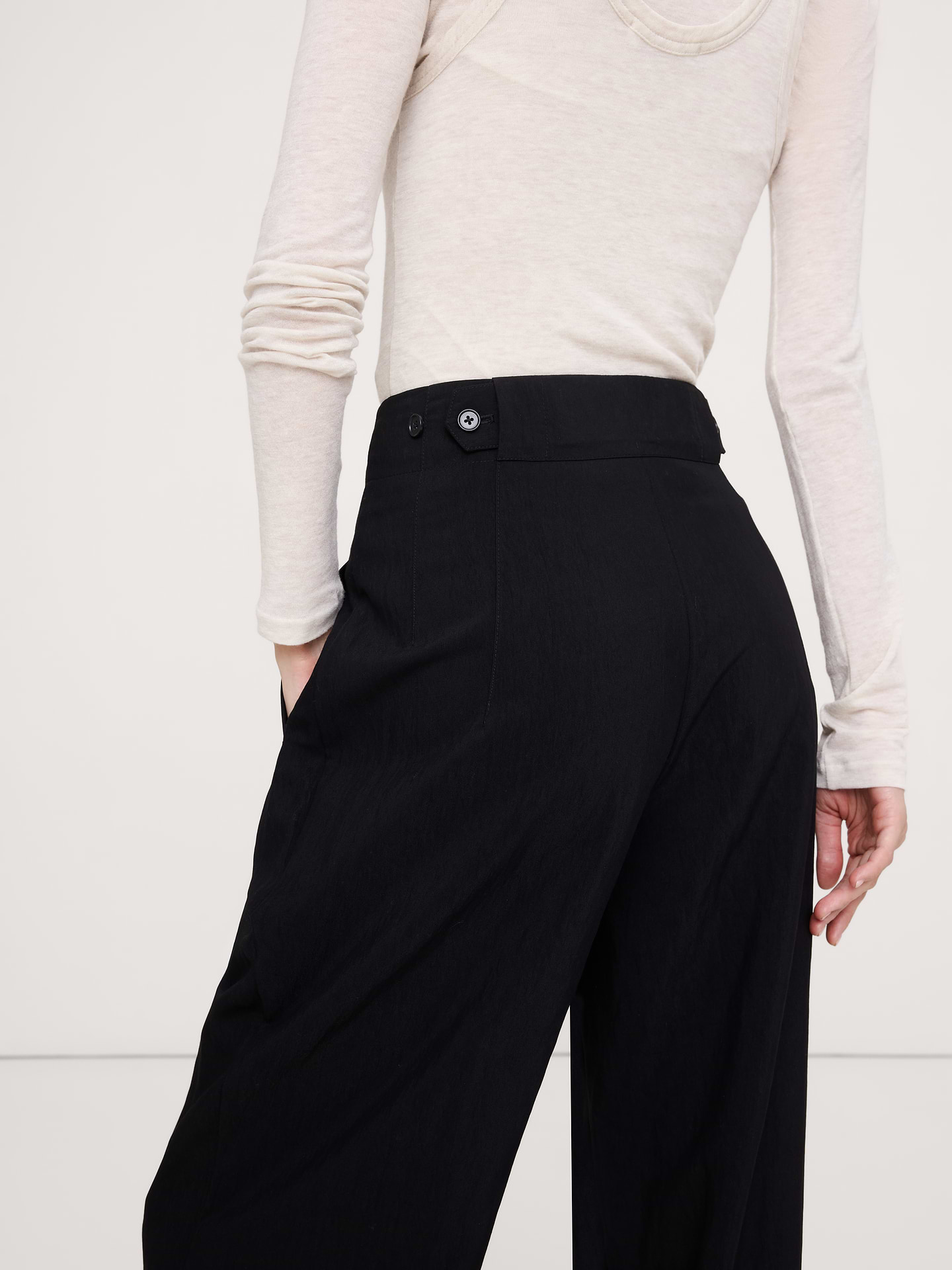 L'image numéro 4 présente Pantalon utilitaire à jambe large classique