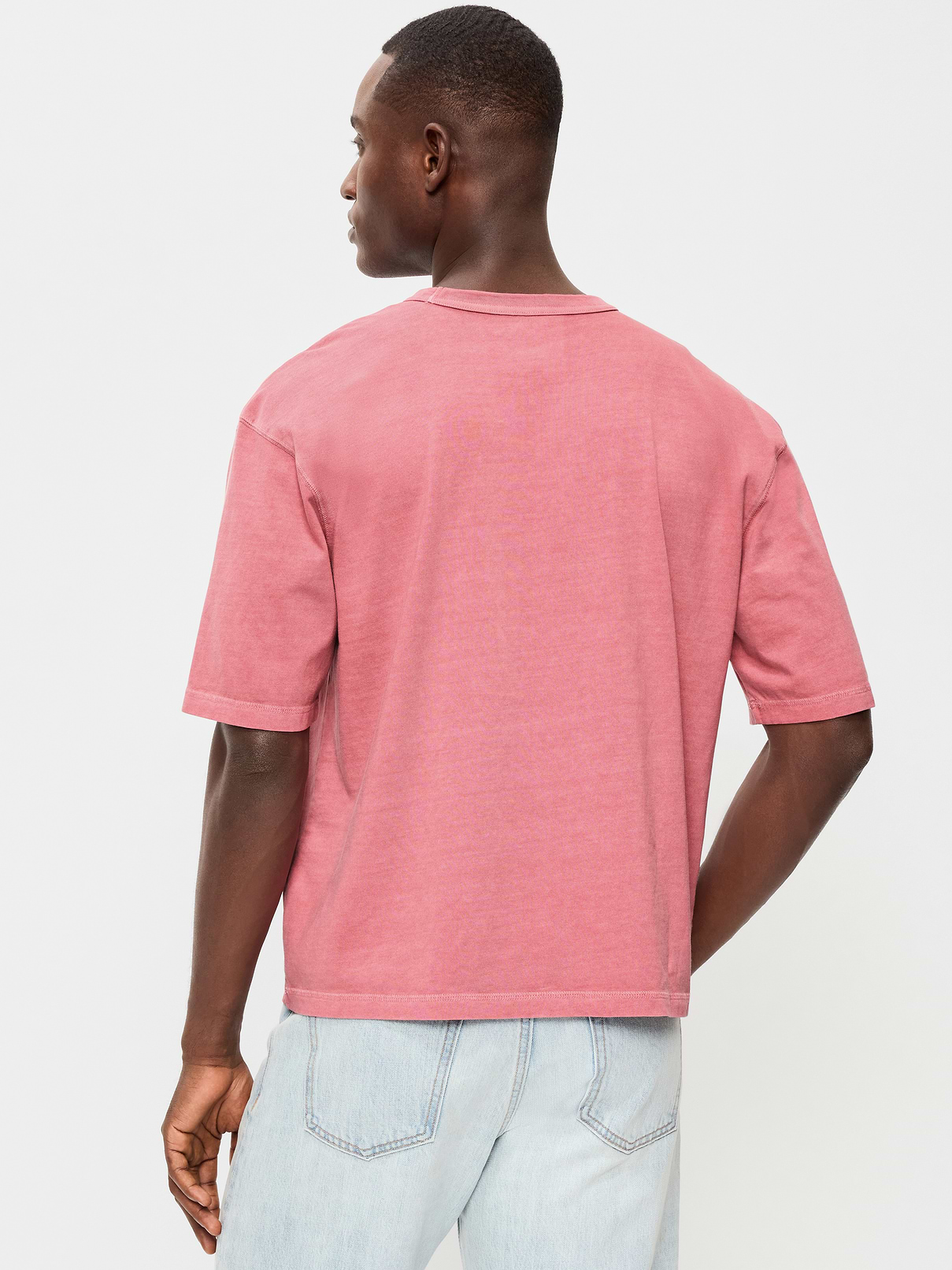 L'image numéro 2 présente T-shirt court en tissu épais teint en plongée