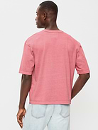 L'image numéro 2 présente T-shirt court en tissu épais teint en plongée