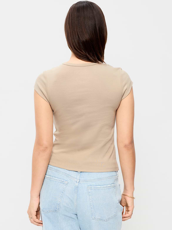 T-shirt ajusté à encolure haute en V